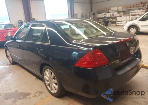 2007 Honda Accord 3.0 Se from USA, damaged, VIN 1HGCM66417A083202